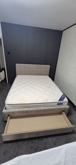 Pat tapițat cu sertar Mobesxpert 200x160. Fara saltea.