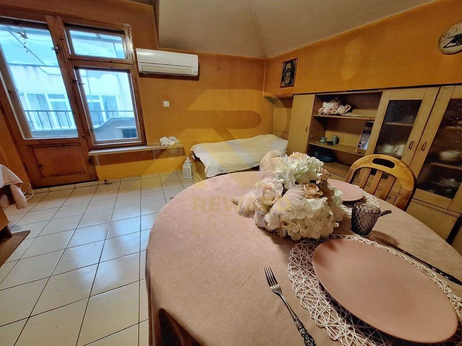 Продава се Двустаен апартамент в София, Карпузица - 50 кв.м за 2000 €/кв.м - Снимка #3