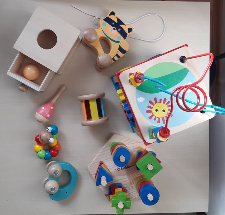 Лот дървени бебешки играчки