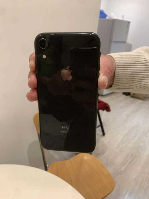 Telefonul nu are niciun defect fuctioneaza perfect.