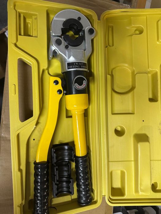 Presă hidraulică pentru fitinguri CW-1632