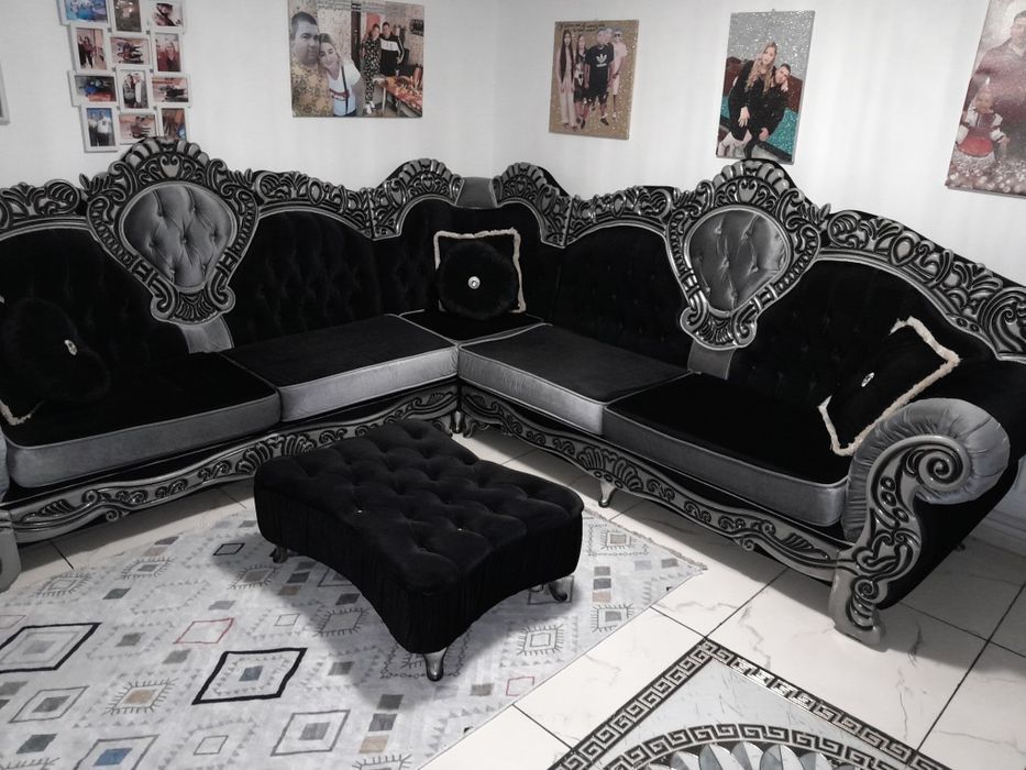 Colțar matrimonial catifea în stare perfecta cu 6 perne