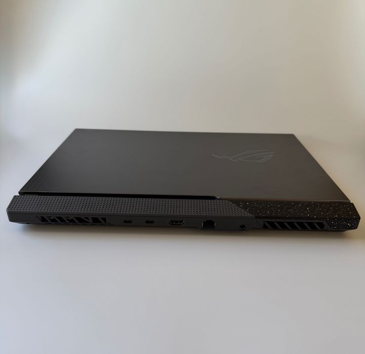 геймърски лаптоп Asus Rog Strix G513RC