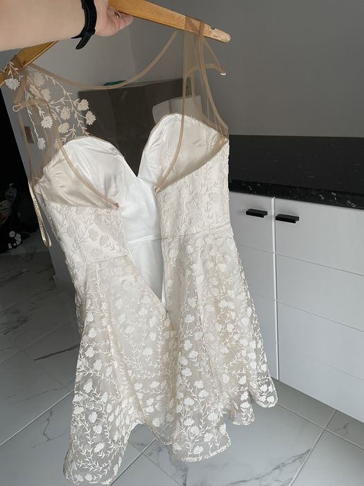 Vand rochie de cununie , in stare impecabila