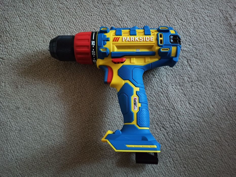 Продавам чисто нова акумулаторна бормашина Parkside PABS 20-Li G8.