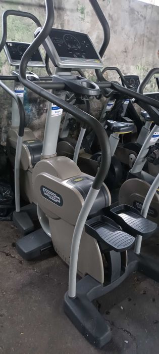 Benzi de alergare profesionale jog 500 led technogym
