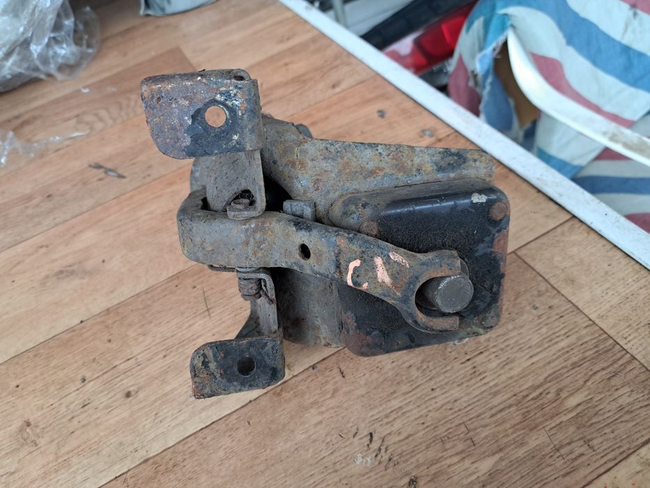 механизъм на резервна гума VW Sharan..Seat AlhambraFord Galaxy. 95/10