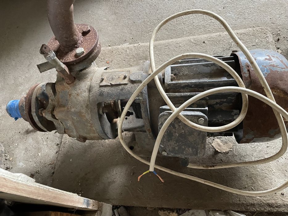 Продам Поливной насос