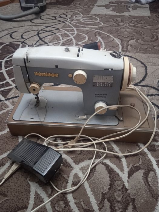 Продаю электрическую швейную машинку ЗИНГЕР и ВЕРИТАС.