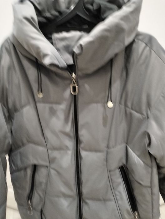 Продам  женскую куртку