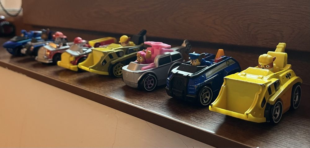 Turnul PAW PATROL + set complet echipa catelusilor