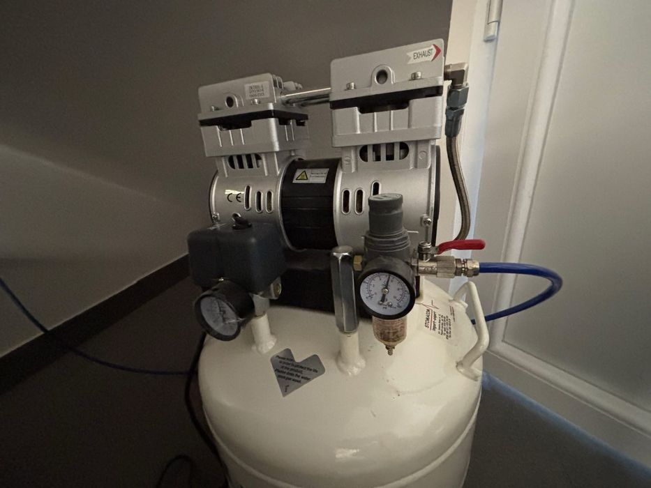 De vanzare unit stomatologic + compresor 38L