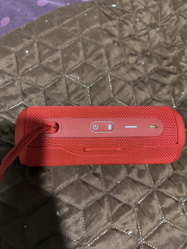 Jbl flip 6 червен цвят Спешна продажба!!!