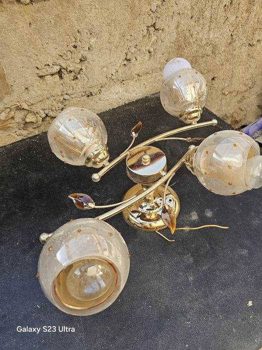 Продаётся  люстра  очень  красивое