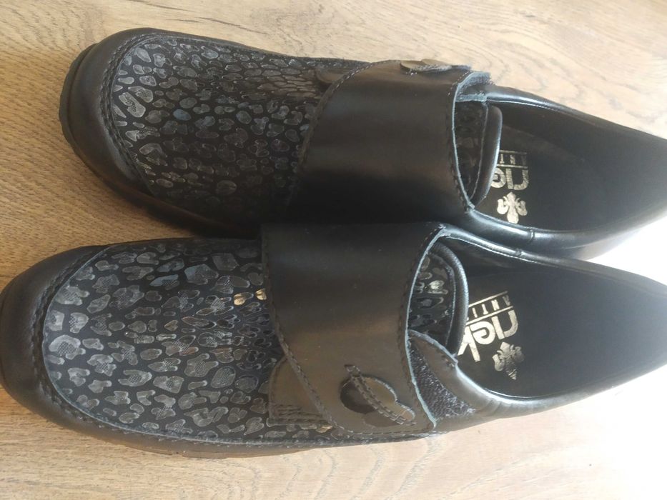 Ежедневни черни обувки