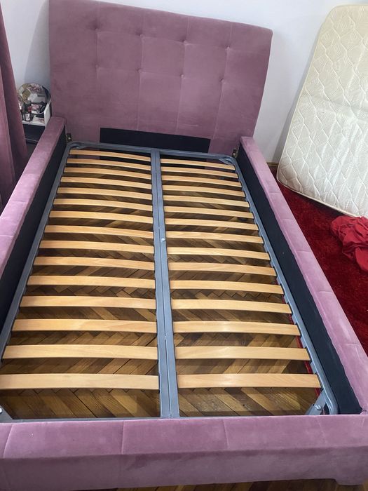 Vând pat de dormitor