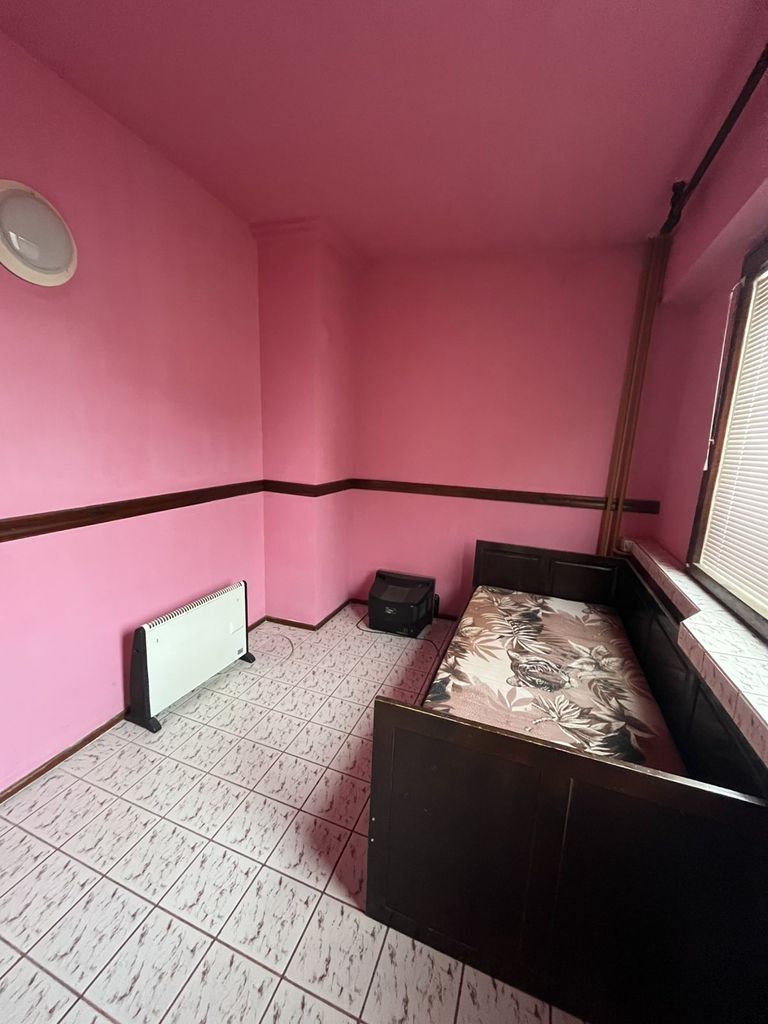Продава се Двустаен апартамент в Перник, Тева - 65 кв.м за 1036 €/кв.м - Снимка #5