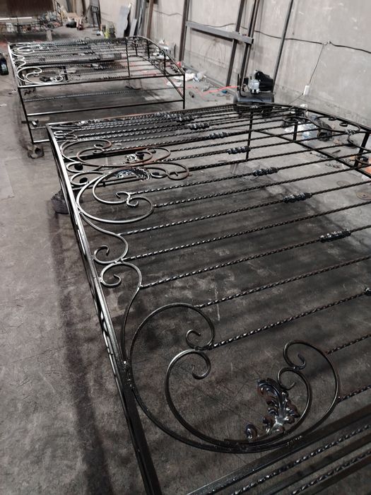 Кованные решётки и хайтек, адрес Куйлик 6 массив