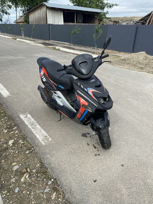 Scuter malaguti f15