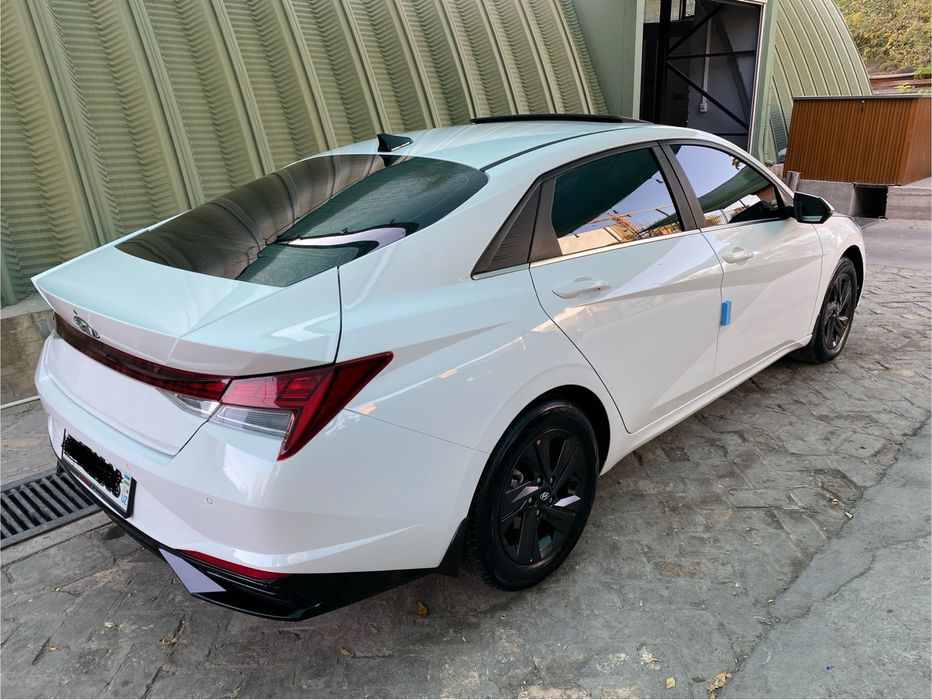 Hyuindai Elantra 2021 пробег 33000.