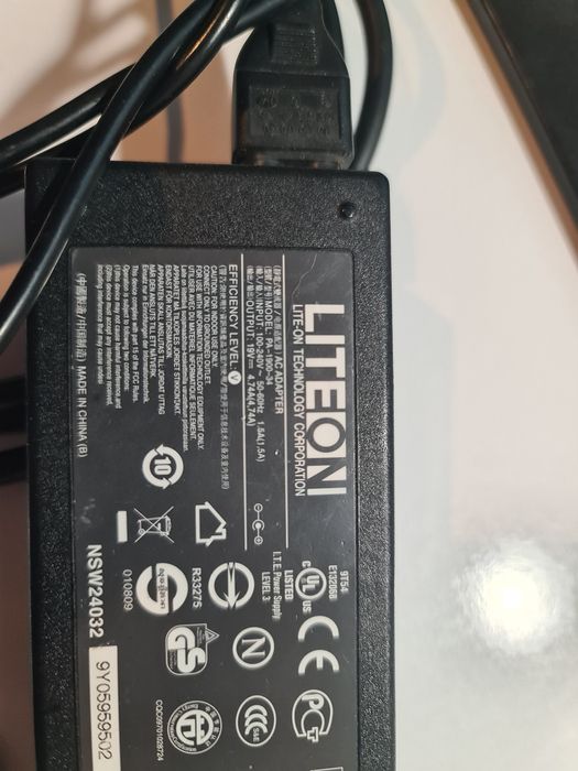 Vand alimentator LiteOn, pentru laptop.