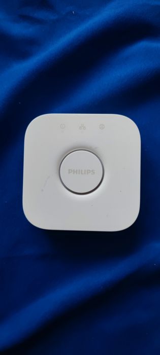 3 becuri led Hue Philips rgb plus bridge