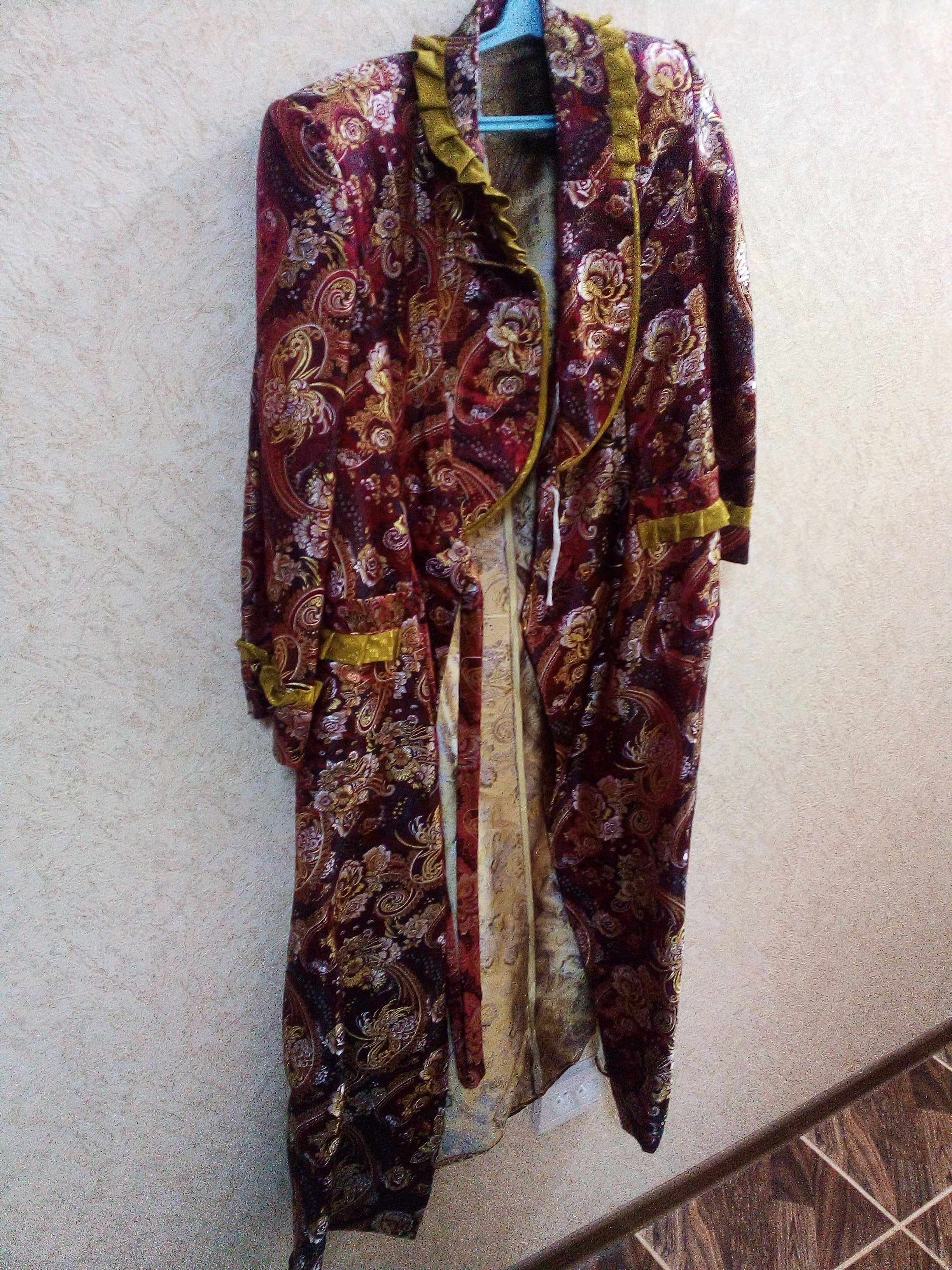 Миллий либос.Национальное платье-халат из японской тафты.Размер 44-46