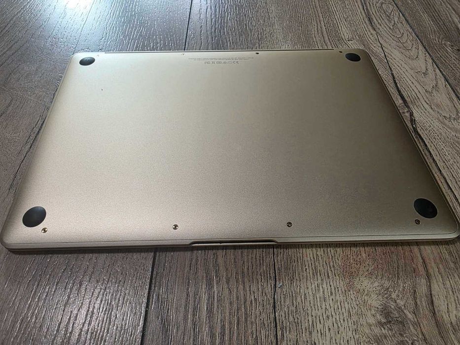 Лаптоп Macbook A1534 за части