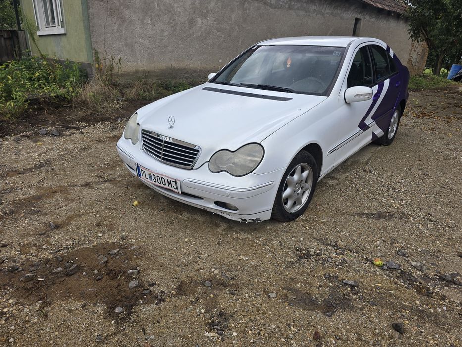Vând sau schimb Mercedes Benz
