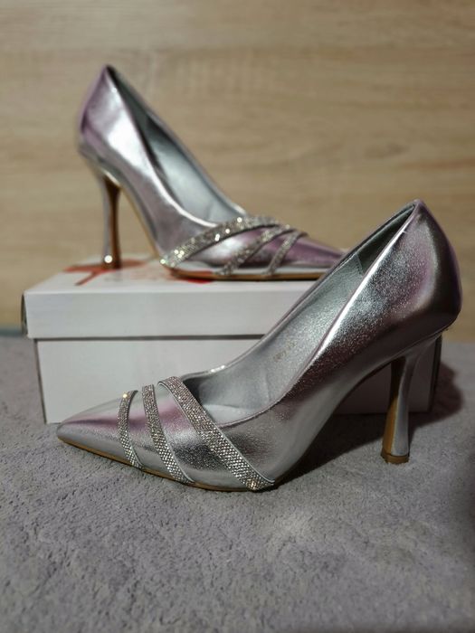 Pantofi eleganți de damă