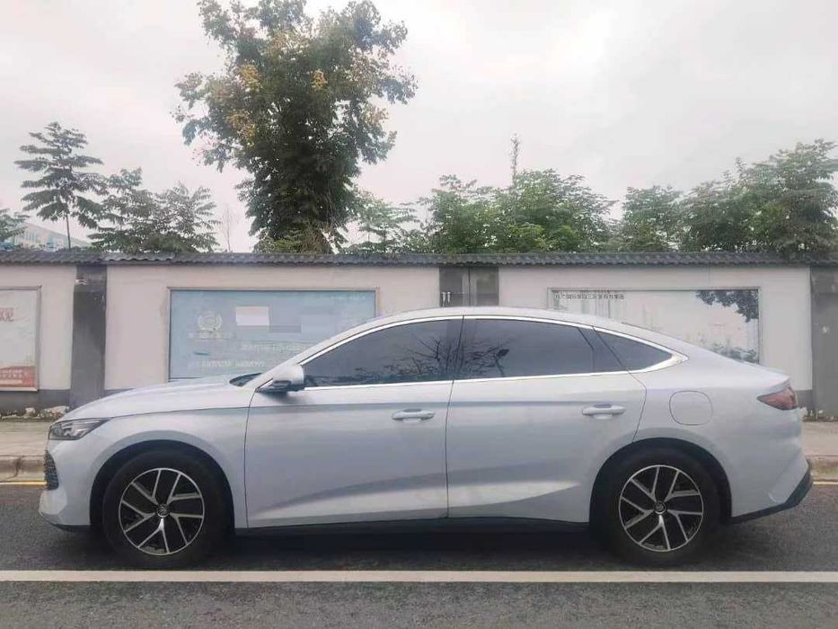 BYD QIN L 120 км - 2100 км ГИБРИД