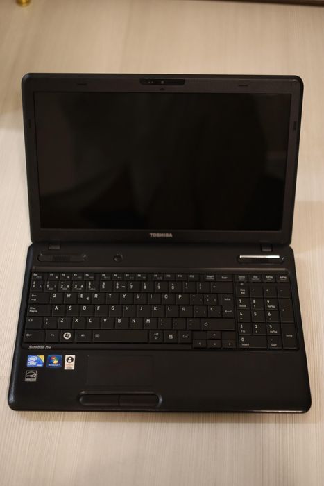 Laptop Toshiba satelite i3 4gb ram