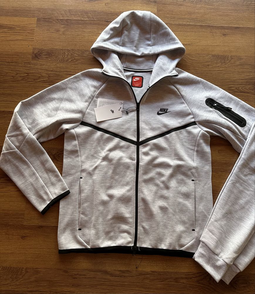 Мъжки,памучен,сив екип Nike с активен джоб на долнището