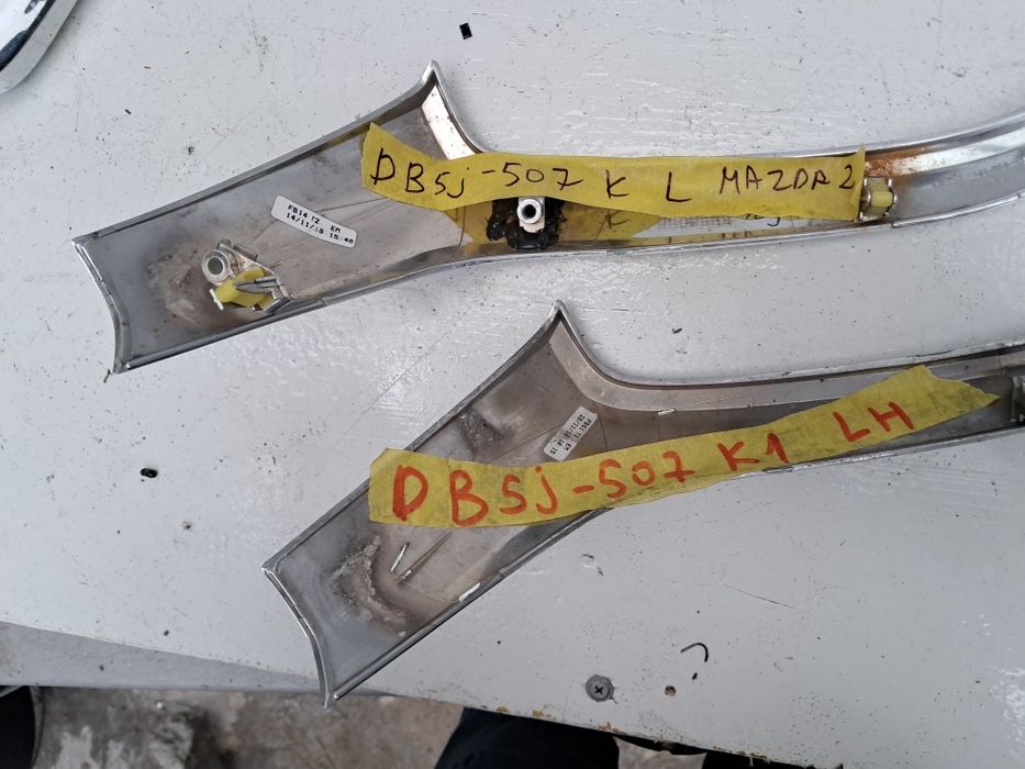 Лайсна хром Mazda 2 Mazda 3