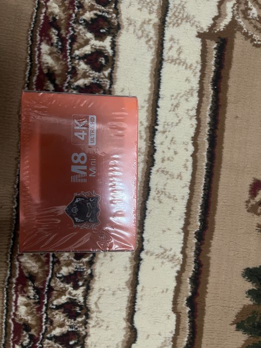 Продам приставку m8 mini 4k внутри имееться ютуб,гугл,и всякие соц сет