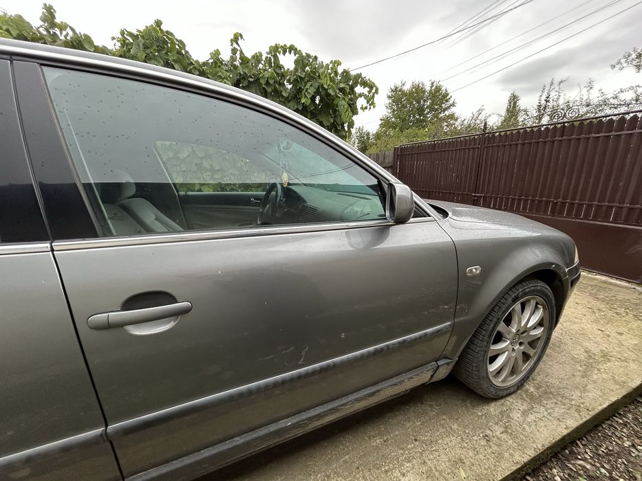 Vând Volkswagen Passat B5.5