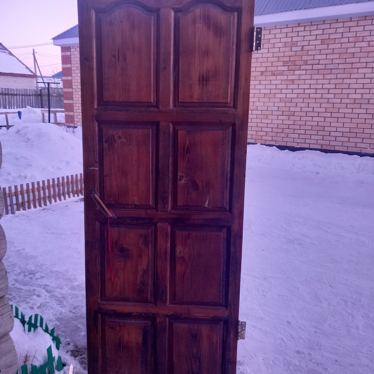 Продам межкомнатную деревянную дверь.