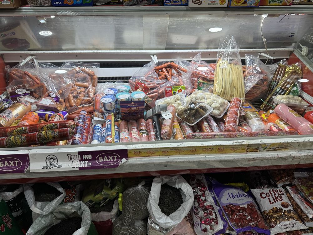 Продаются витринные ХОЛОДИЛЬНИКИ Azn