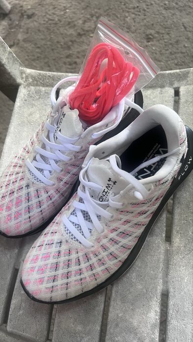 Under Armour UA W FLOW Velociti Wind-38,5/ бартер за други 39 номер