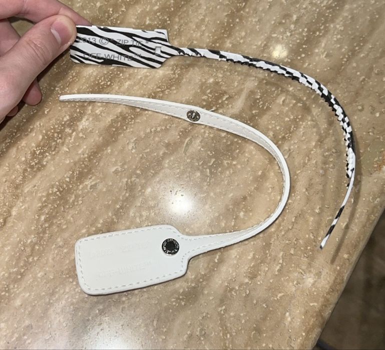 Tag Off White Zip Tie / Leather