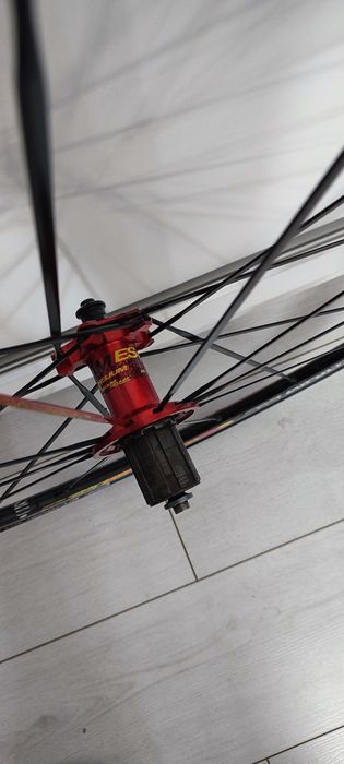 Roată cursiera spate 10-11viteze.