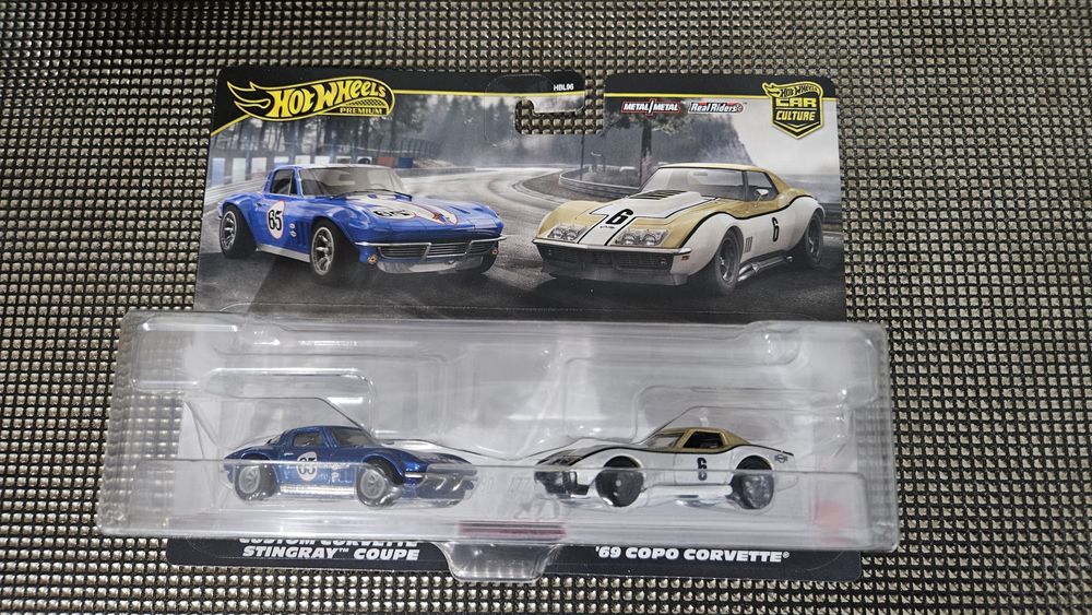 Hot wheels BMW 2 Pack, Mercedes PorscheTeam Transport Premium