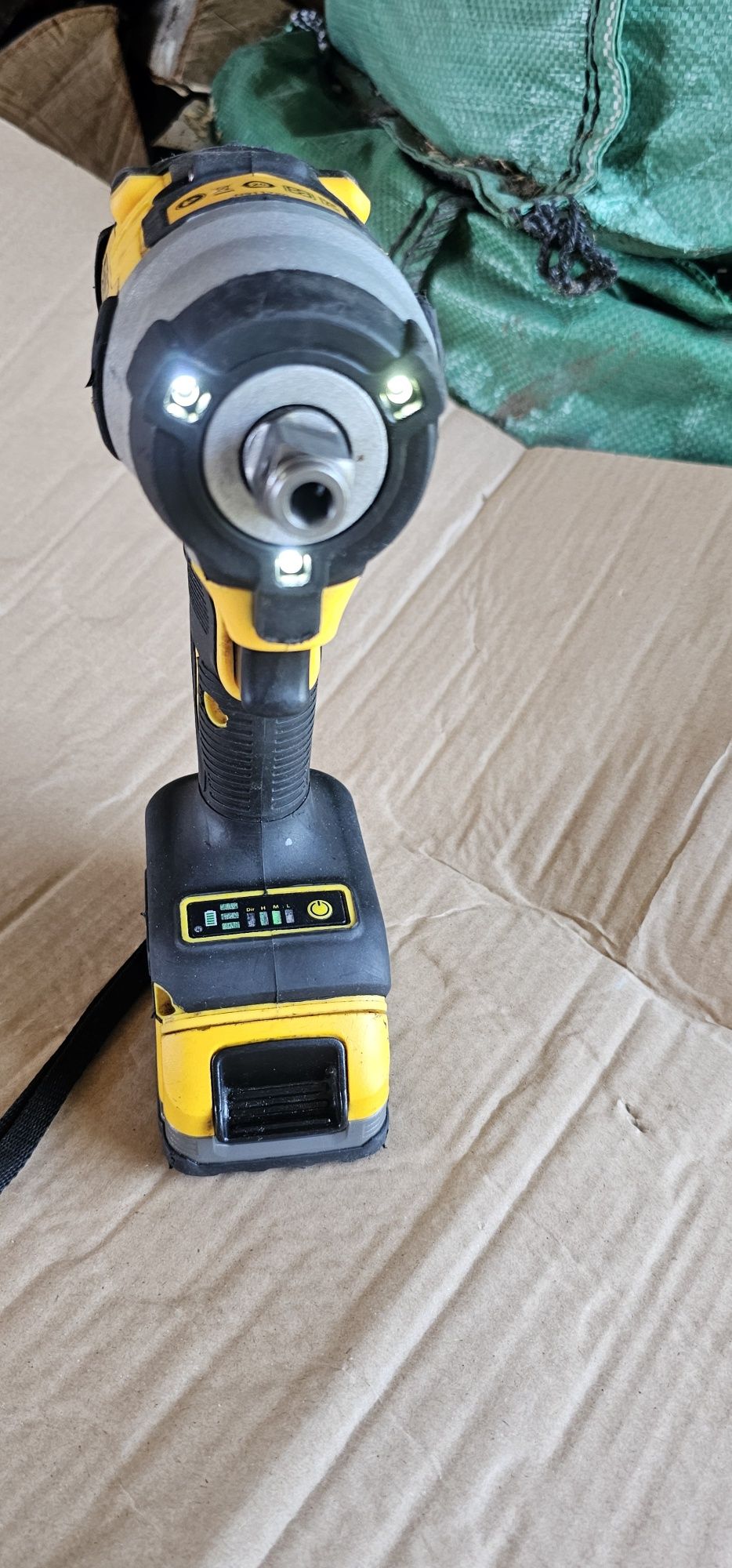 impact dewalt DCF922