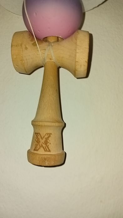 Vând kendama profesionala, grip foarte bun