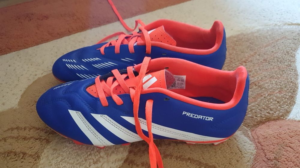 Vand adidasi de fotbal