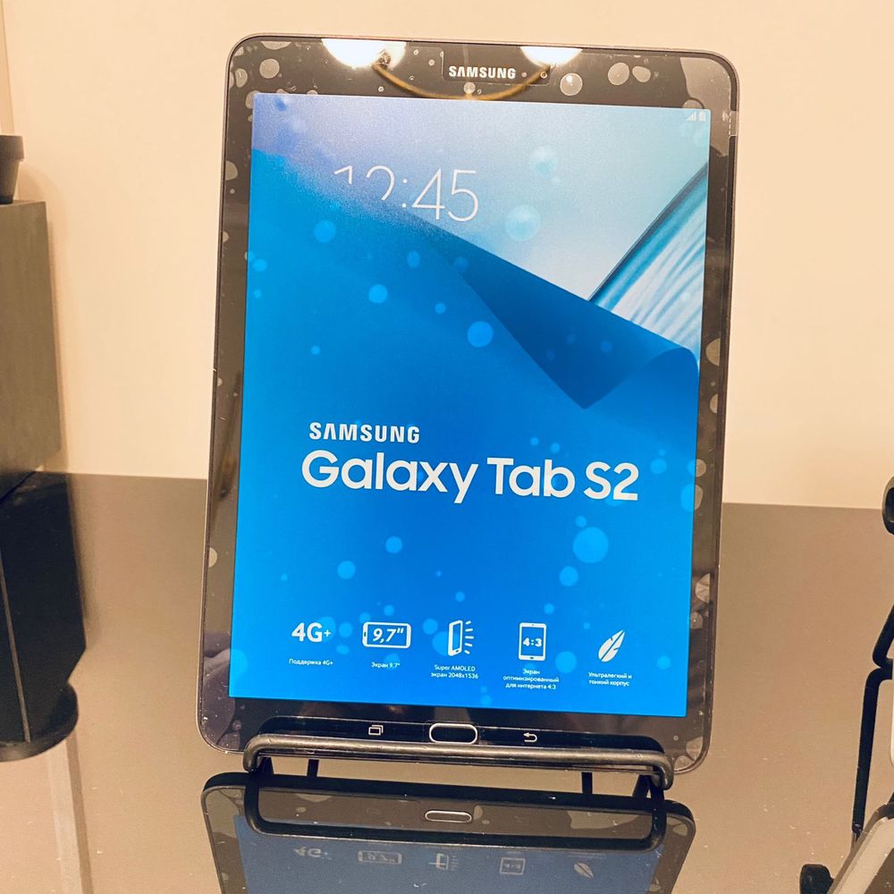 Продам планшет Samsung Galaxy Tab s 2 без царапин и потертости.