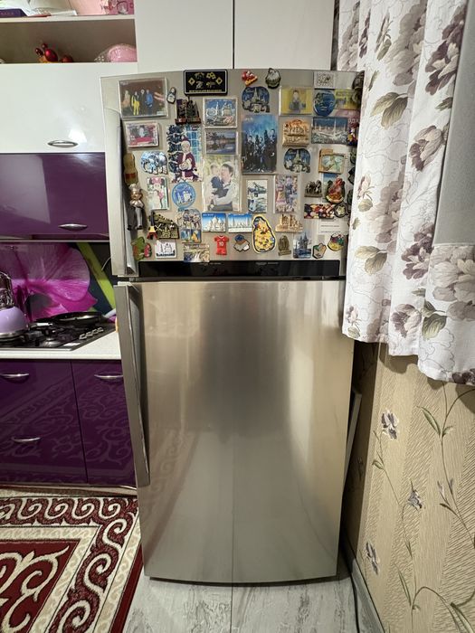 Холодильник большой широкий