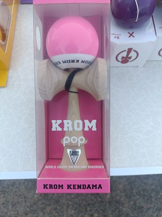 Krom pop kendama