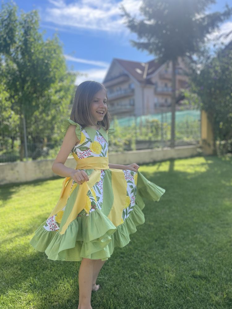 2 rochițe gemene de vară, 9-10 ani