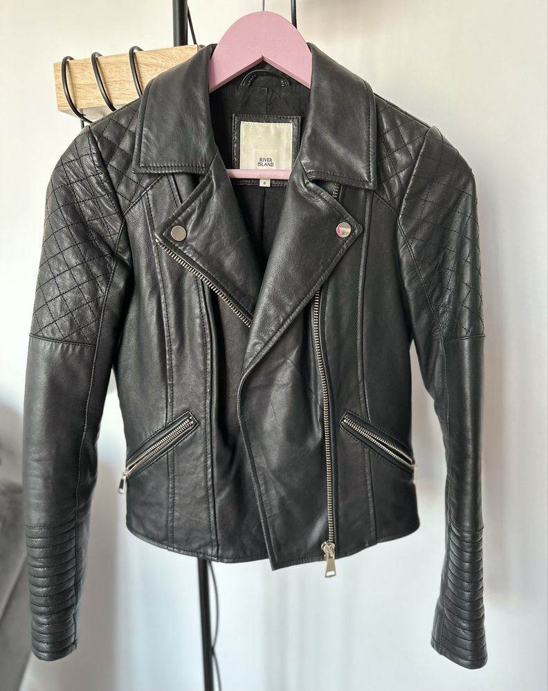 Яке River Island